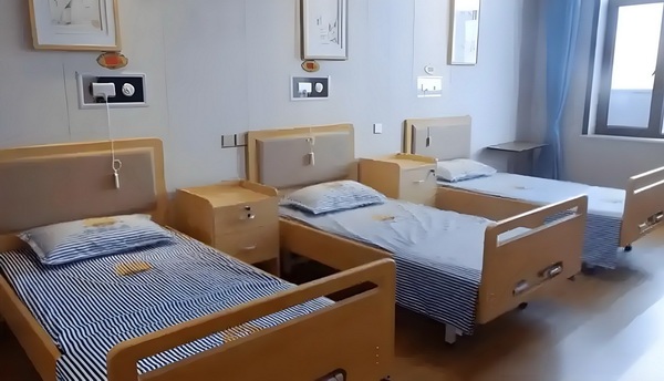 你属于我，酋长近端锋凯尔西首次晒出与霉霉恋爱后的甜蜜合照